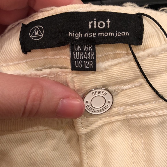 Missguided white pearl high waist mom jeans 12 - Picture 4 of 5